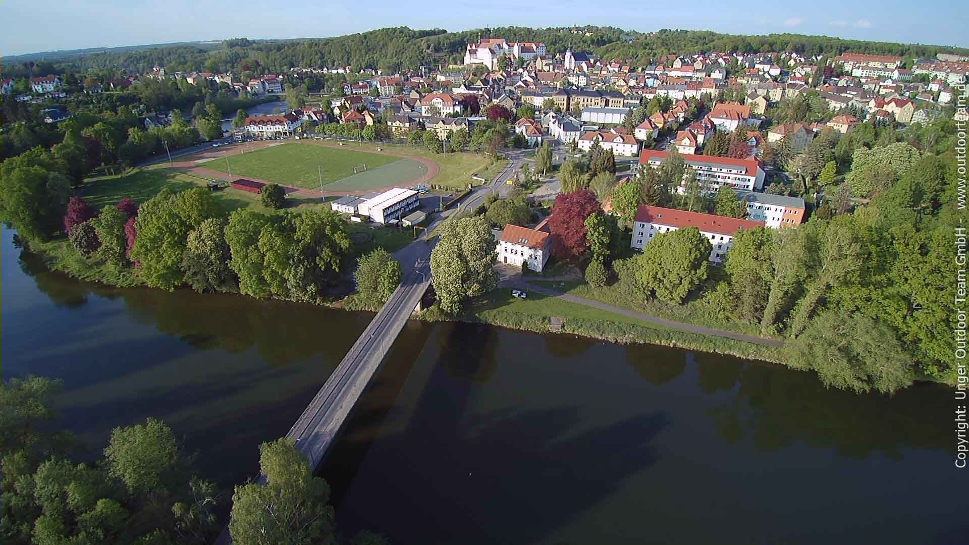 Colditz mit dem Schloss und der Jugendherberge - hier an der Muldenbrücke nahe dem Kanuclub endet die Bootsstrecke F (Tagestour Zwickauer Mulde)